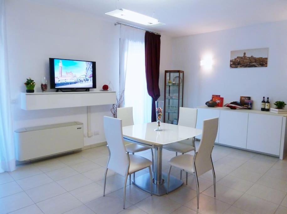 Modern & Strategic Apartment Siena Exterior photo